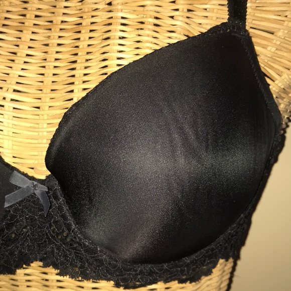 Victoria’s Secret bra 34D - Picture 2 of 7